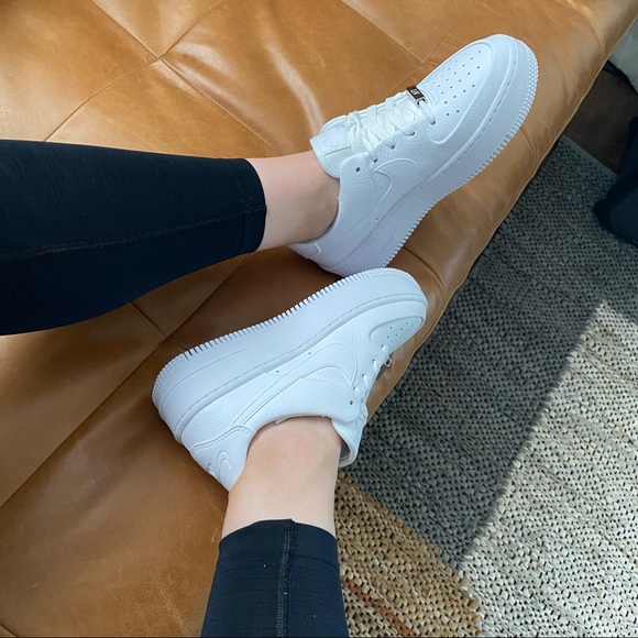 SOLD Nike Air Force 1 Sage Low - Picture 4 of 4